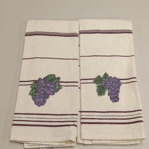 Nwot embroidered dish towel set